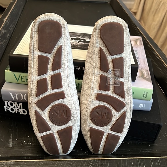 Michael Kors white and beige ballet flats - Picture 4 of 4